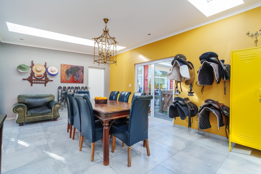 4 Bedroom Property for Sale in Meadowsteads Western Cape